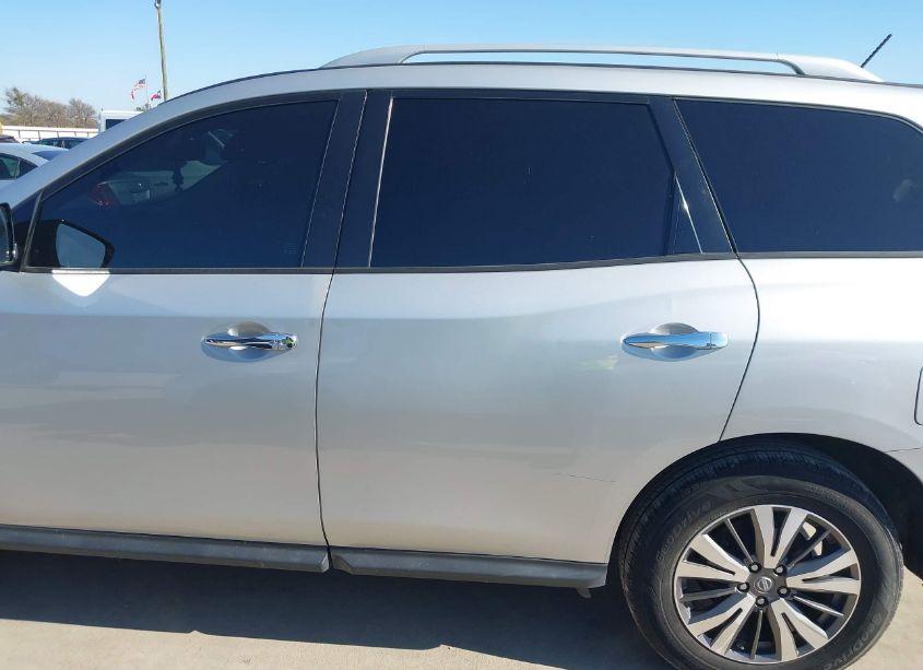 Photo 14 of 2017 Nissan Pathfinder SV (VIN 5N1DR2MN0HC698026)