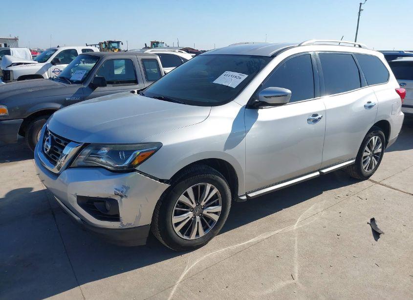 Photo 2 of 2017 Nissan Pathfinder SV (VIN 5N1DR2MN0HC698026)