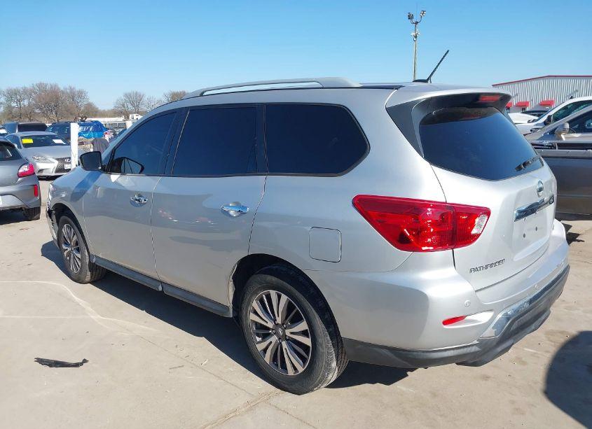 Photo 3 of 2017 Nissan Pathfinder SV (VIN 5N1DR2MN0HC698026)