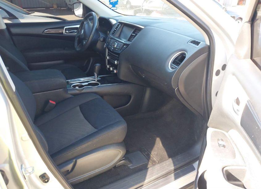 Photo 5 of 2017 Nissan Pathfinder SV (VIN 5N1DR2MN0HC698026)