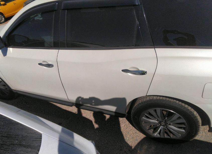 Photo 14 of 2018 Nissan Pathfinder SL (VIN 5N1DR2MN0JC605687)