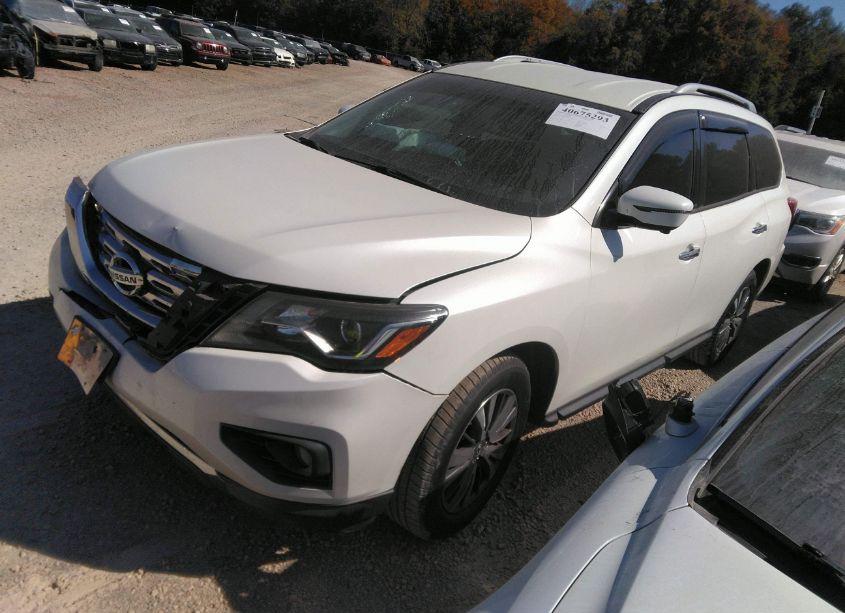 Photo 2 of 2018 Nissan Pathfinder SL (VIN 5N1DR2MN0JC605687)