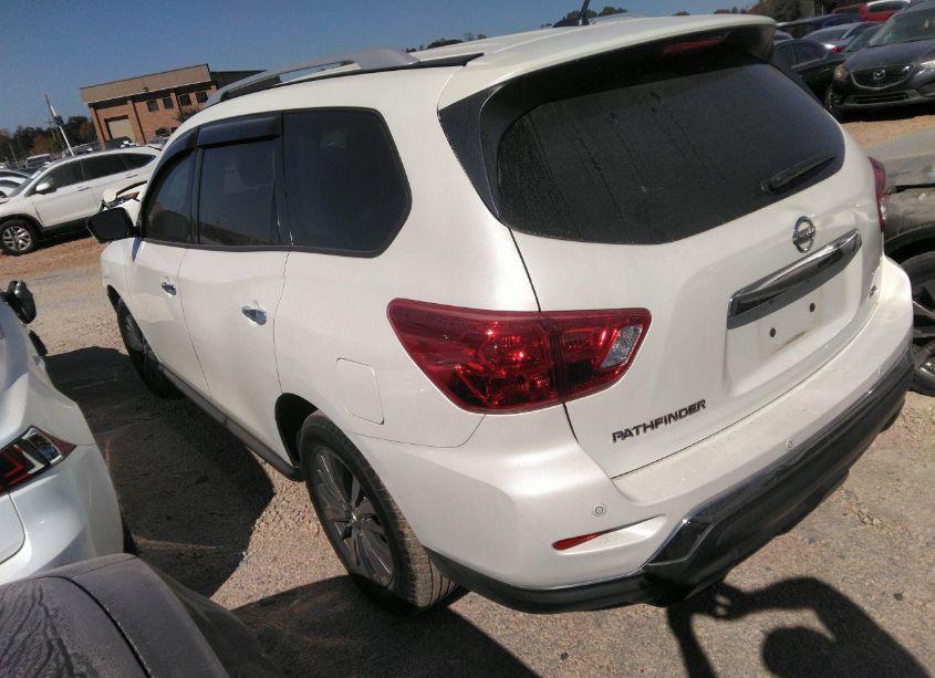 Photo 3 of 2018 Nissan Pathfinder SL (VIN 5N1DR2MN0JC605687)