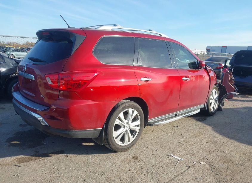 Photo 4 of 2018 Nissan Pathfinder SL (VIN 5N1DR2MN0JC676369)