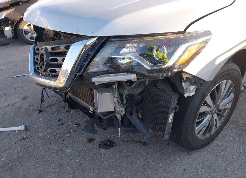 Photo 6 of 2019 Nissan Pathfinder SL (VIN 5N1DR2MN0KC643163)