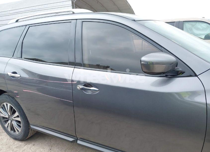 Photo 14 of 2017 Nissan Pathfinder SV (VIN 5N1DR2MN1HC619365)