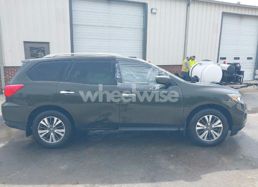 Photo 13 of 2017 Nissan Pathfinder SV (VIN 5N1DR2MN1HC619690)