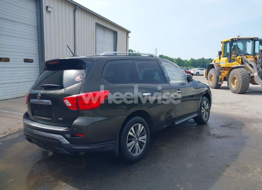 Photo 4 of 2017 Nissan Pathfinder SV (VIN 5N1DR2MN1HC619690)