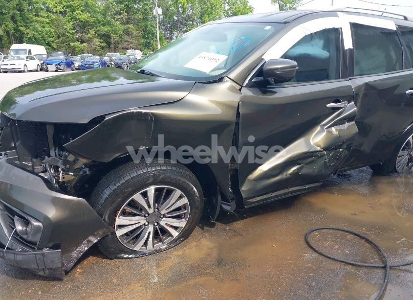 Photo 6 of 2017 Nissan Pathfinder SV (VIN 5N1DR2MN1HC619690)