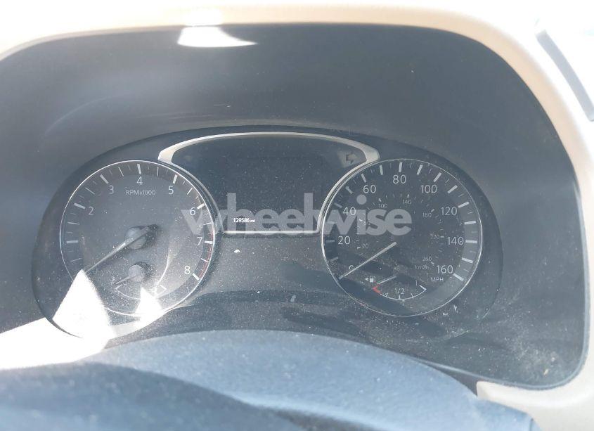 Photo 7 of 2017 Nissan Pathfinder SV (VIN 5N1DR2MN1HC619690)