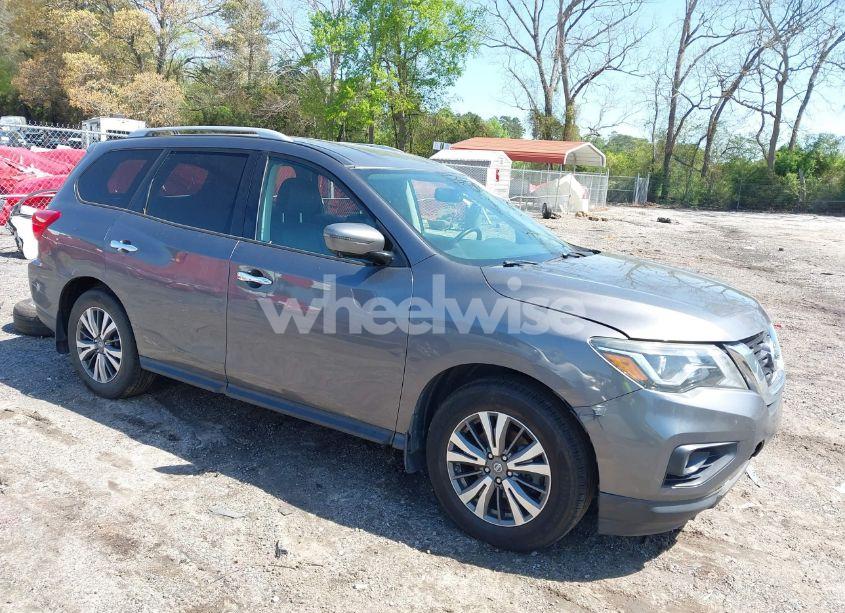 2017 Nissan Pathfinder SL (VIN 5N1DR2MN1HC620676) main photo