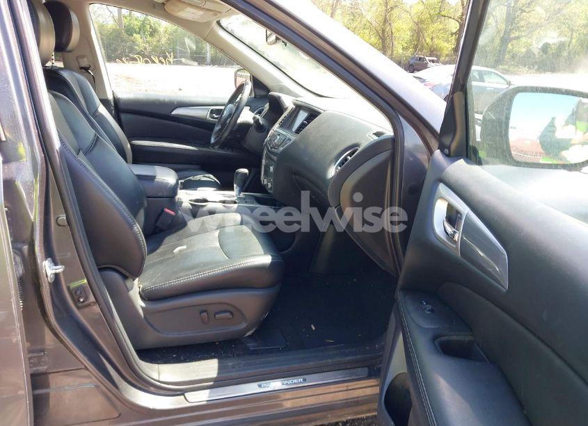 Photo 5 of 2017 Nissan Pathfinder SL (VIN 5N1DR2MN1HC620676)