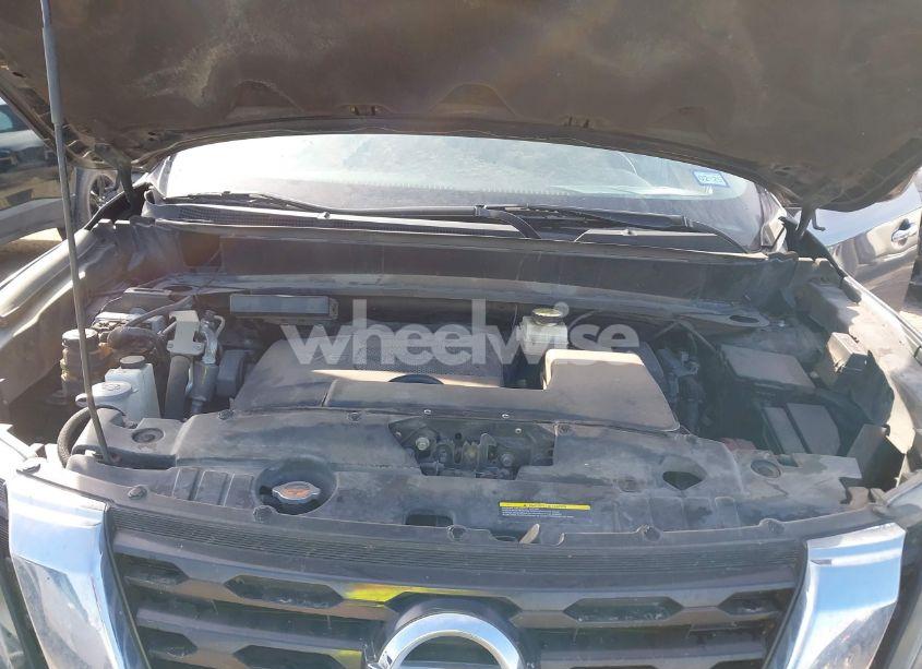 Photo 10 of 2017 Nissan Pathfinder (VIN 5N1DR2MN1HC621133)