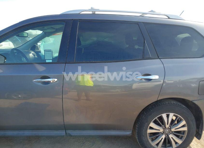 Photo 14 of 2017 Nissan Pathfinder (VIN 5N1DR2MN1HC621133)