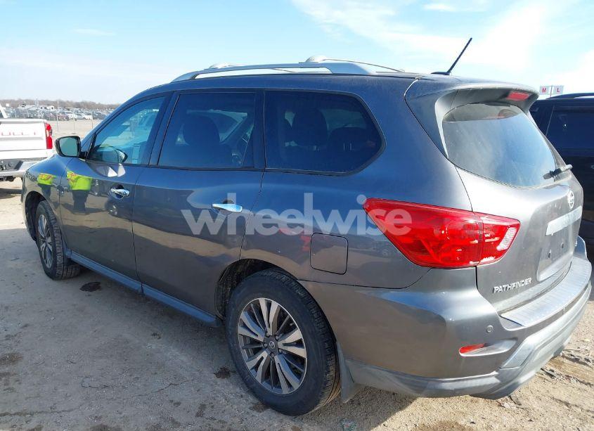 Photo 3 of 2017 Nissan Pathfinder (VIN 5N1DR2MN1HC621133)