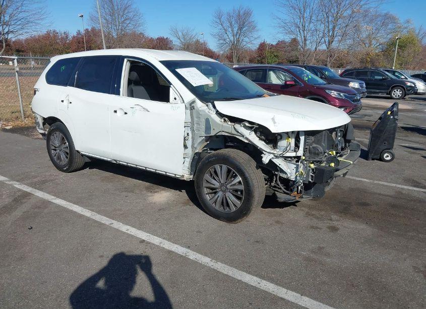 2017 Nissan Pathfinder SV (VIN 5N1DR2MN1HC661339) main photo