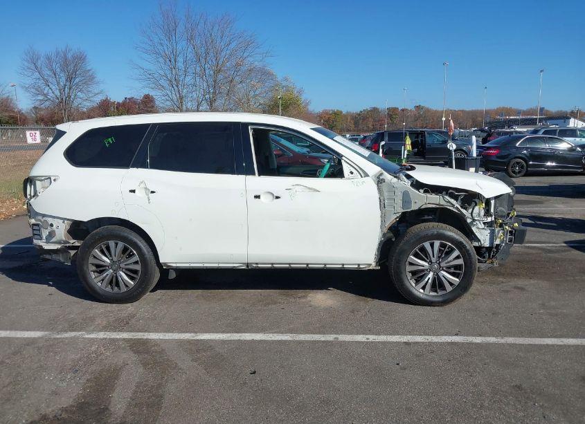Photo 13 of 2017 Nissan Pathfinder SV (VIN 5N1DR2MN1HC661339)