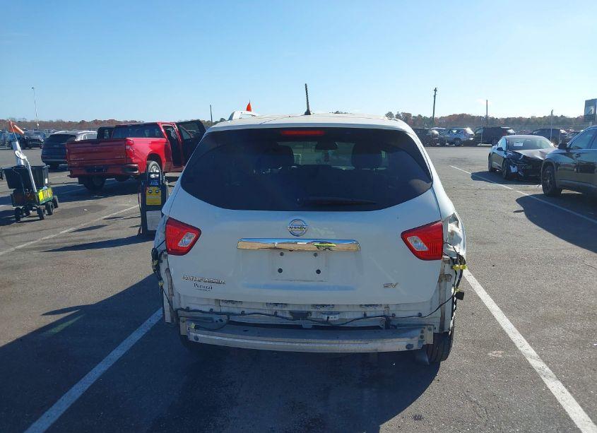 Photo 16 of 2017 Nissan Pathfinder SV (VIN 5N1DR2MN1HC661339)