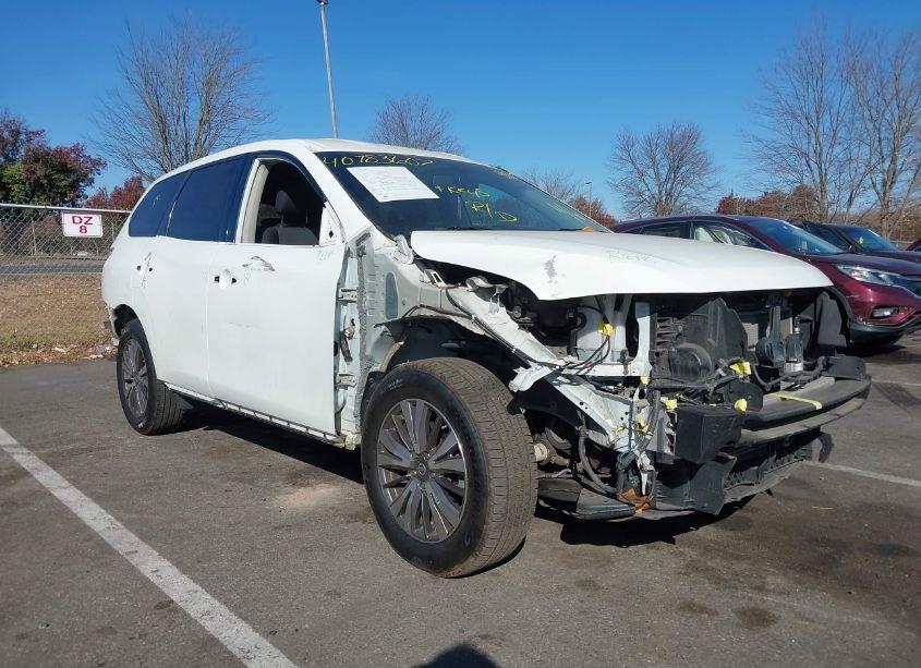 Photo 6 of 2017 Nissan Pathfinder SV (VIN 5N1DR2MN1HC661339)