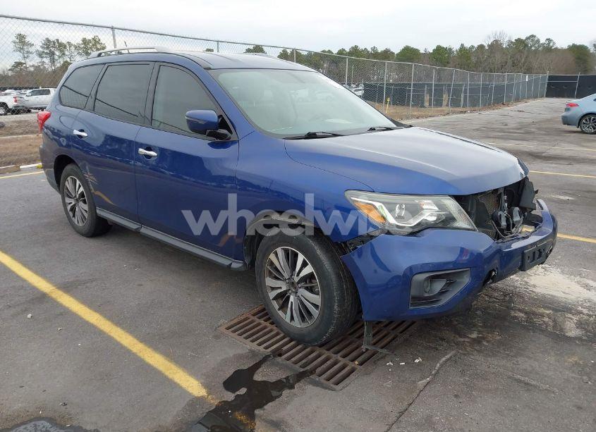 2017 Nissan Pathfinder S (VIN 5N1DR2MN1HC691201) main photo