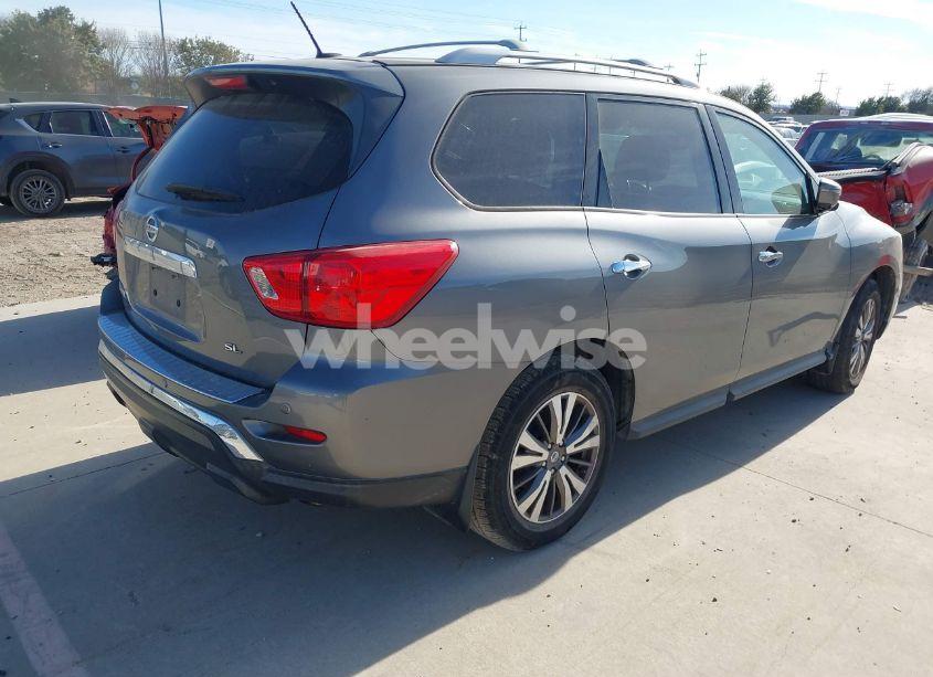 Photo 4 of 2017 Nissan Pathfinder SL (VIN 5N1DR2MN1HC906110)