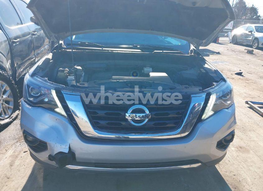Photo 10 of 2018 Nissan Pathfinder SV (VIN 5N1DR2MN1JC625124)