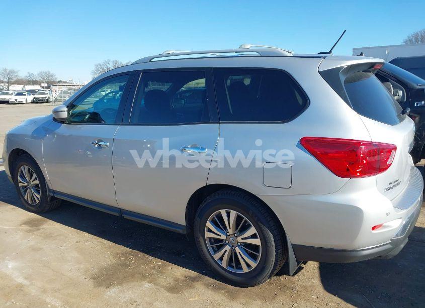 Photo 14 of 2018 Nissan Pathfinder SV (VIN 5N1DR2MN1JC625124)