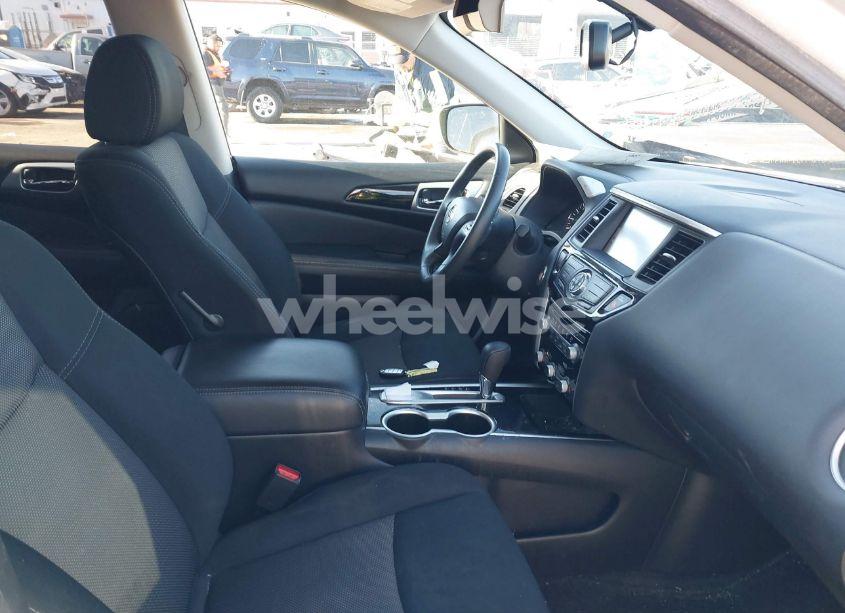 Photo 5 of 2018 Nissan Pathfinder SV (VIN 5N1DR2MN1JC625124)