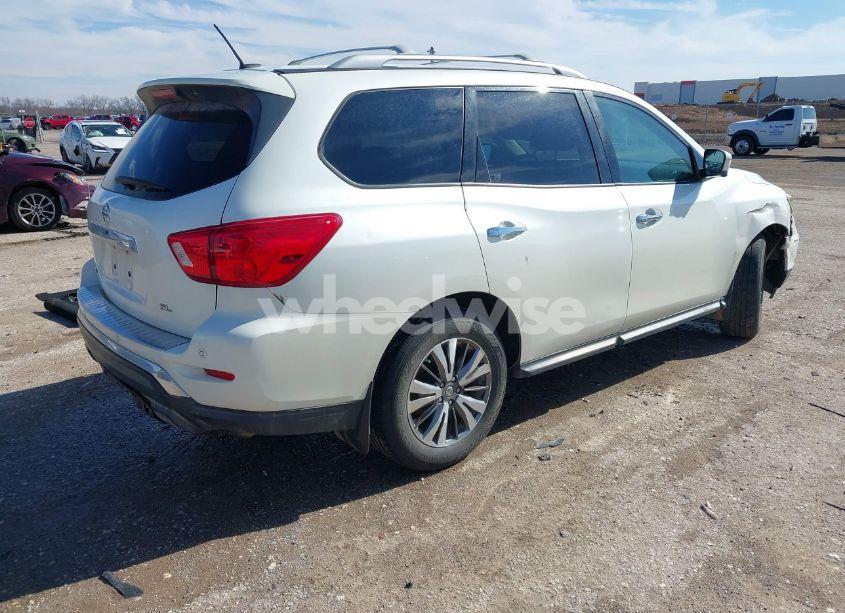 Photo 4 of 2017 Nissan Pathfinder SL (VIN 5N1DR2MN2HC619293)