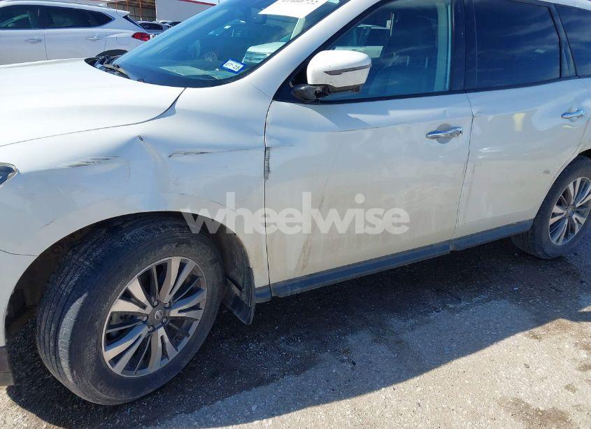 Photo 6 of 2017 Nissan Pathfinder SL (VIN 5N1DR2MN2HC619293)