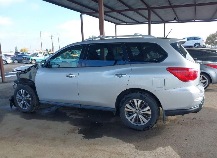 Photo 15 of 2017 Nissan Pathfinder SV (VIN 5N1DR2MN2HC626924)