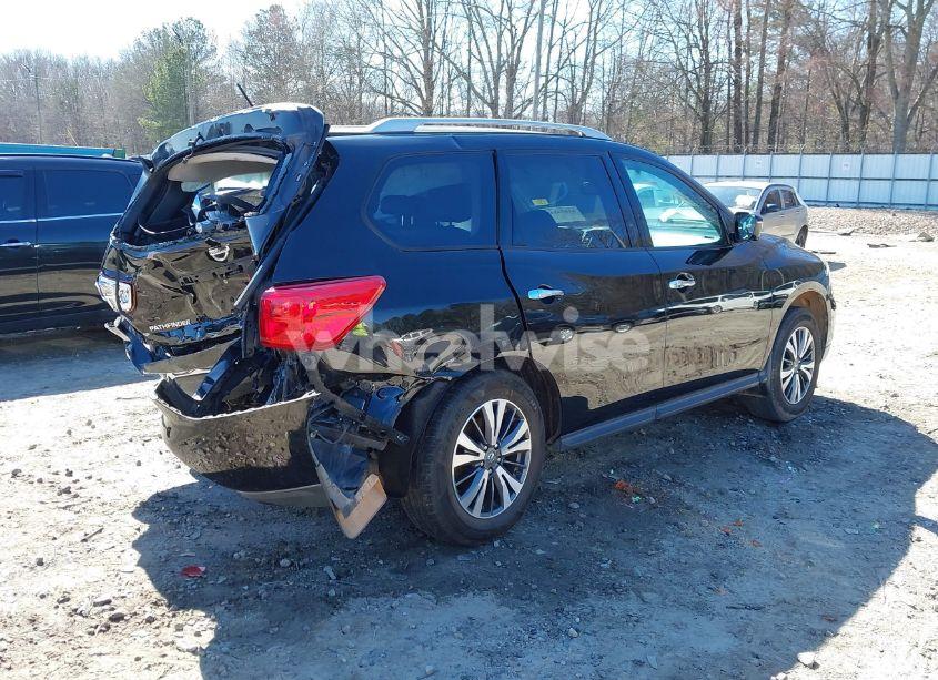 Photo 4 of 2017 Nissan Pathfinder SL (VIN 5N1DR2MN2HC644842)