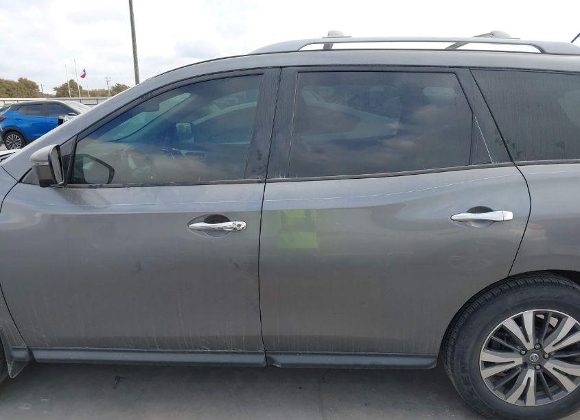 Photo 15 of 2017 Nissan Pathfinder SL (VIN 5N1DR2MN2HC668364)