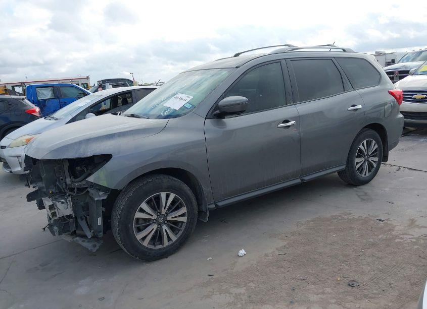 Photo 2 of 2017 Nissan Pathfinder SL (VIN 5N1DR2MN2HC668364)