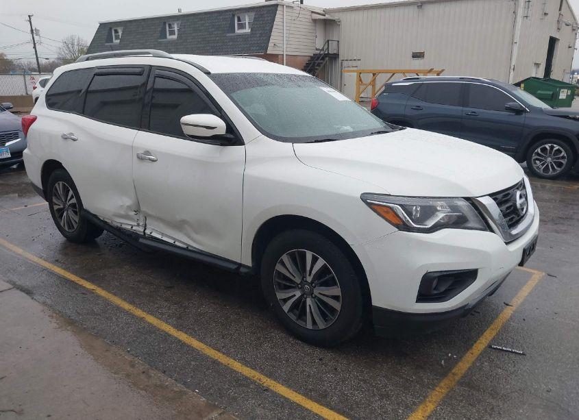 2017 Nissan Pathfinder SV (VIN 5N1DR2MN2HC677792) main photo