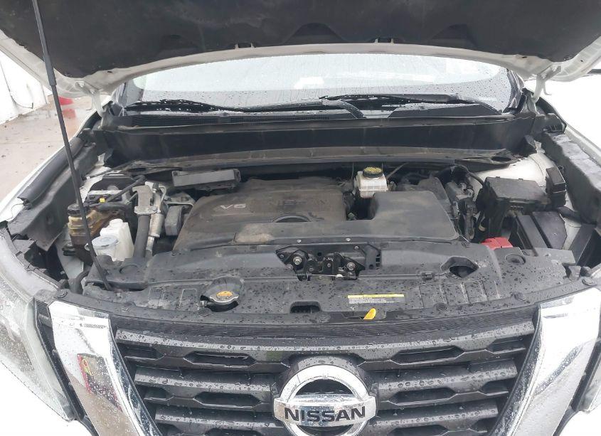 Photo 10 of 2017 Nissan Pathfinder SV (VIN 5N1DR2MN2HC677792)