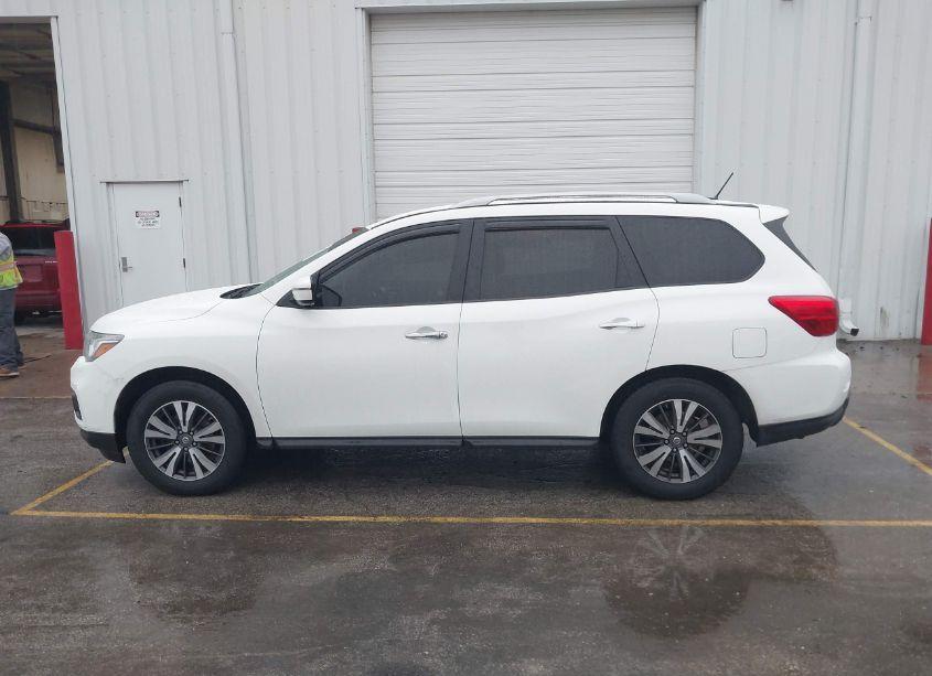 Photo 14 of 2017 Nissan Pathfinder SV (VIN 5N1DR2MN2HC677792)