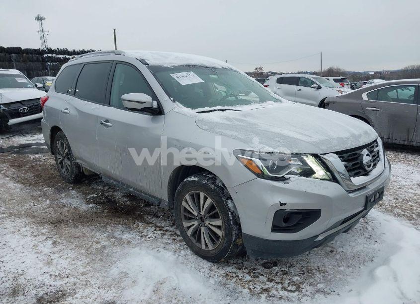2017 Nissan Pathfinder SV (VIN 5N1DR2MN2HC687013) main photo