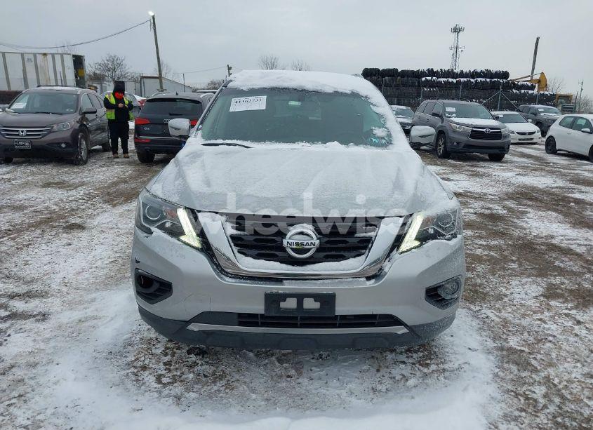 Photo 12 of 2017 Nissan Pathfinder SV (VIN 5N1DR2MN2HC687013)