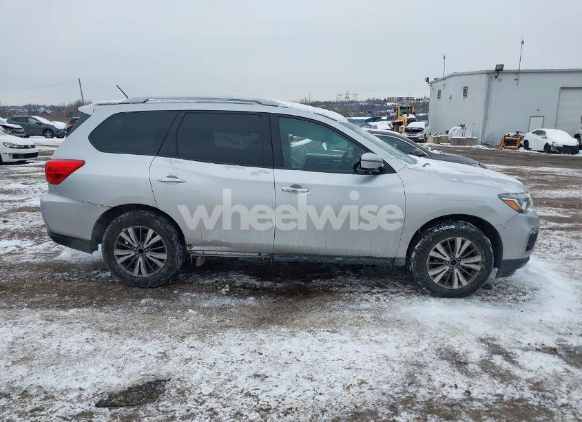 Photo 13 of 2017 Nissan Pathfinder SV (VIN 5N1DR2MN2HC687013)