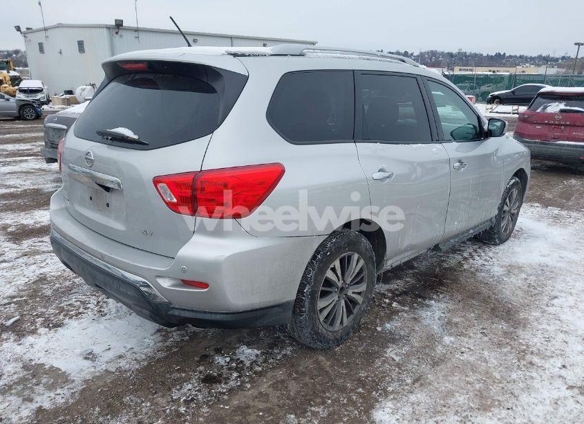 Photo 4 of 2017 Nissan Pathfinder SV (VIN 5N1DR2MN2HC687013)