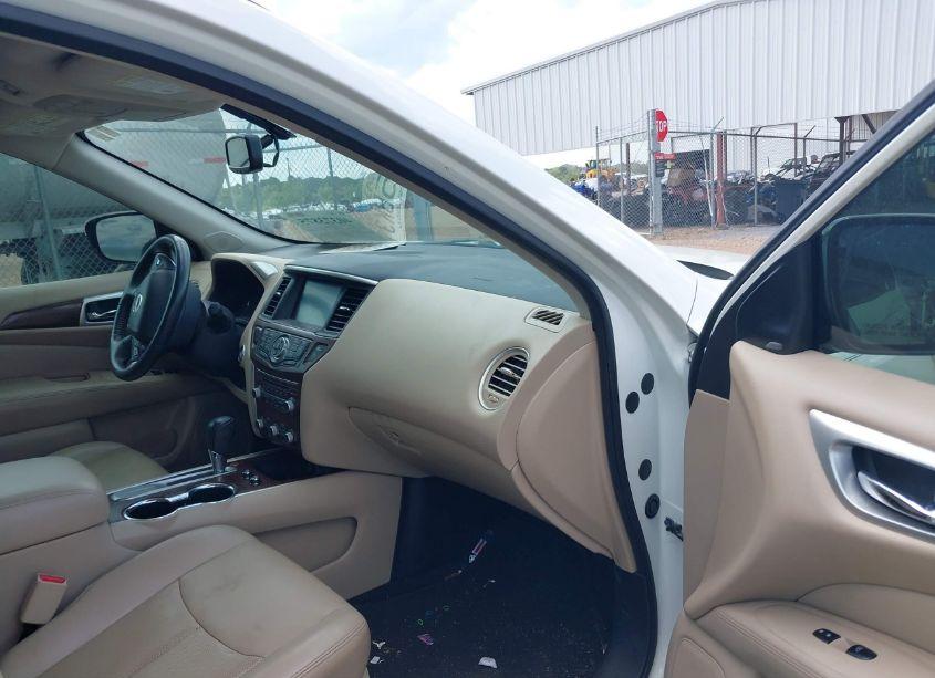 Photo 5 of 2017 Nissan Pathfinder PLATINUM (VIN 5N1DR2MN2HC687691)