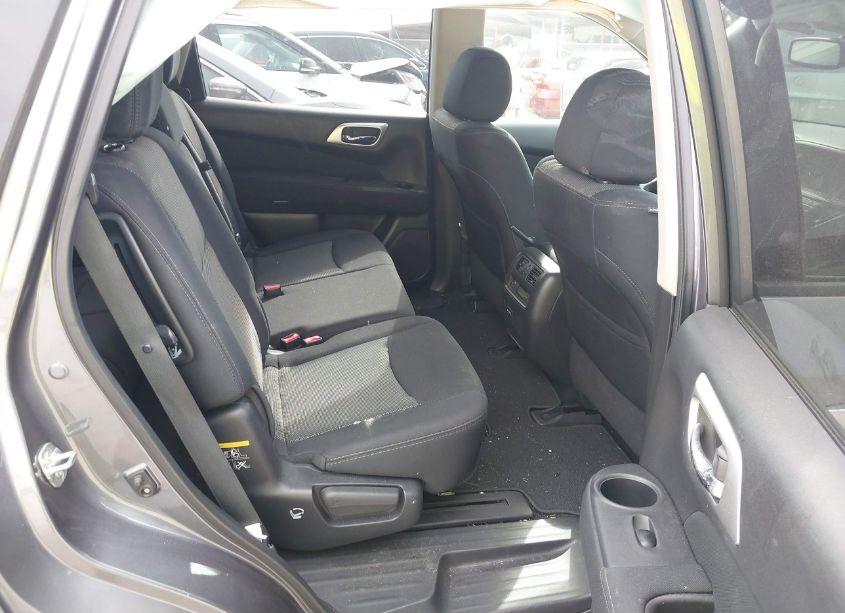 Photo 8 of 2017 Nissan Pathfinder SV (VIN 5N1DR2MN2HC911333)