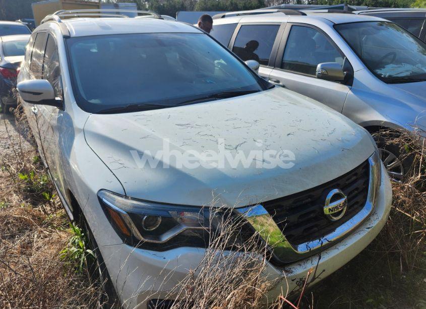 2017 Nissan Pathfinder (VIN 5N1DR2MN2HC912899) main photo