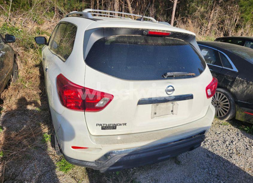 Photo 3 of 2017 Nissan Pathfinder (VIN 5N1DR2MN2HC912899)