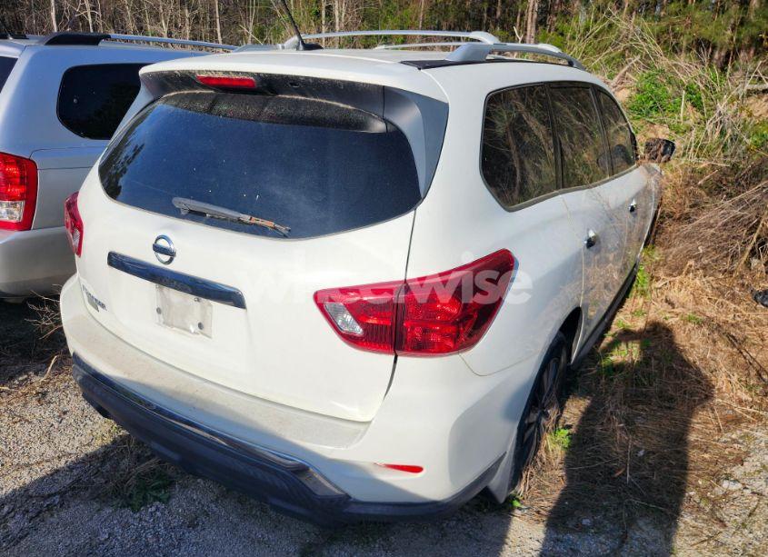 Photo 4 of 2017 Nissan Pathfinder (VIN 5N1DR2MN2HC912899)