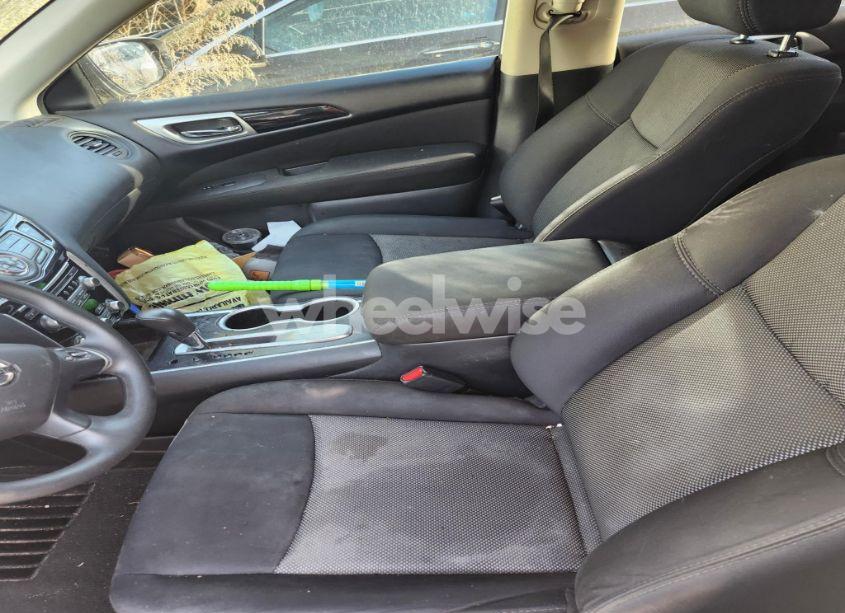 Photo 5 of 2017 Nissan Pathfinder (VIN 5N1DR2MN2HC912899)