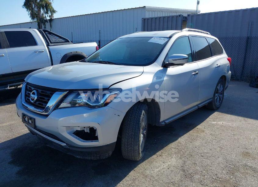 Photo 2 of 2019 Nissan Pathfinder SL (VIN 5N1DR2MN2KC603893)