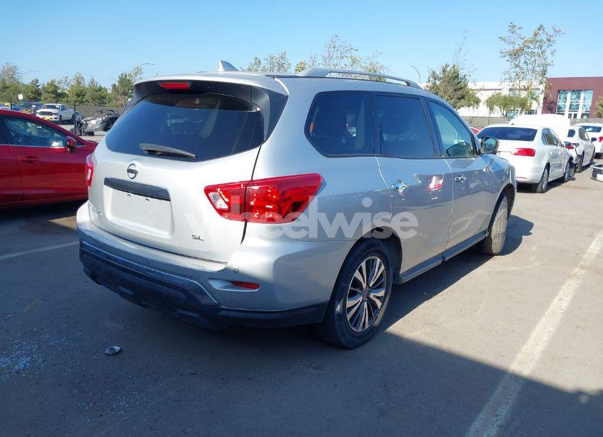 Photo 4 of 2019 Nissan Pathfinder SL (VIN 5N1DR2MN2KC603893)