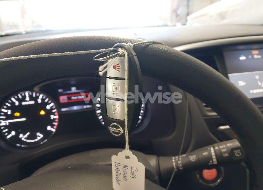 Photo 11 of 2019 Nissan Pathfinder S (VIN 5N1DR2MN2KC633766)